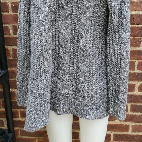Aerie Gray asymmetrical.‎ cardigan S/P - Picture 4 of 11